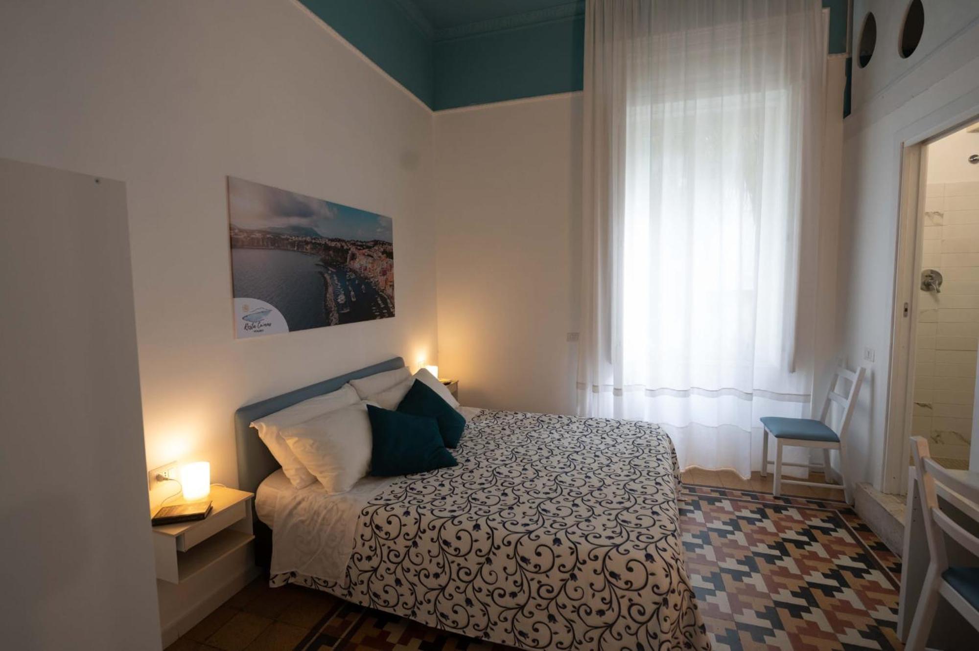 Resta Cu'mme Vomero Guest house *